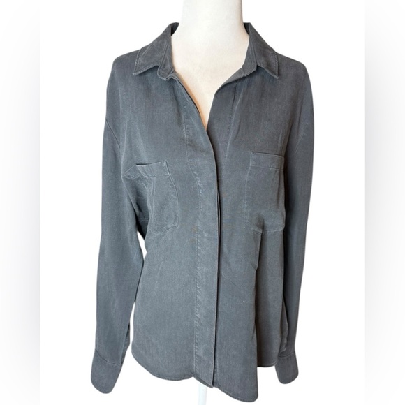 Anthropologie Cloth & Stone Gray Relaxed Button Down Shirt size Medium - Picture 1 of 9